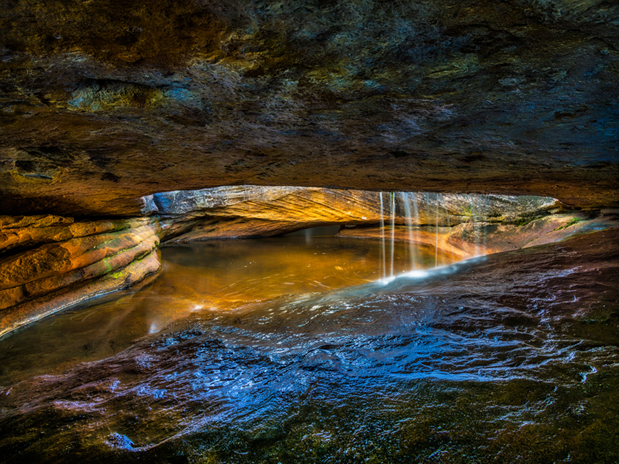 outbackcave500.jpg